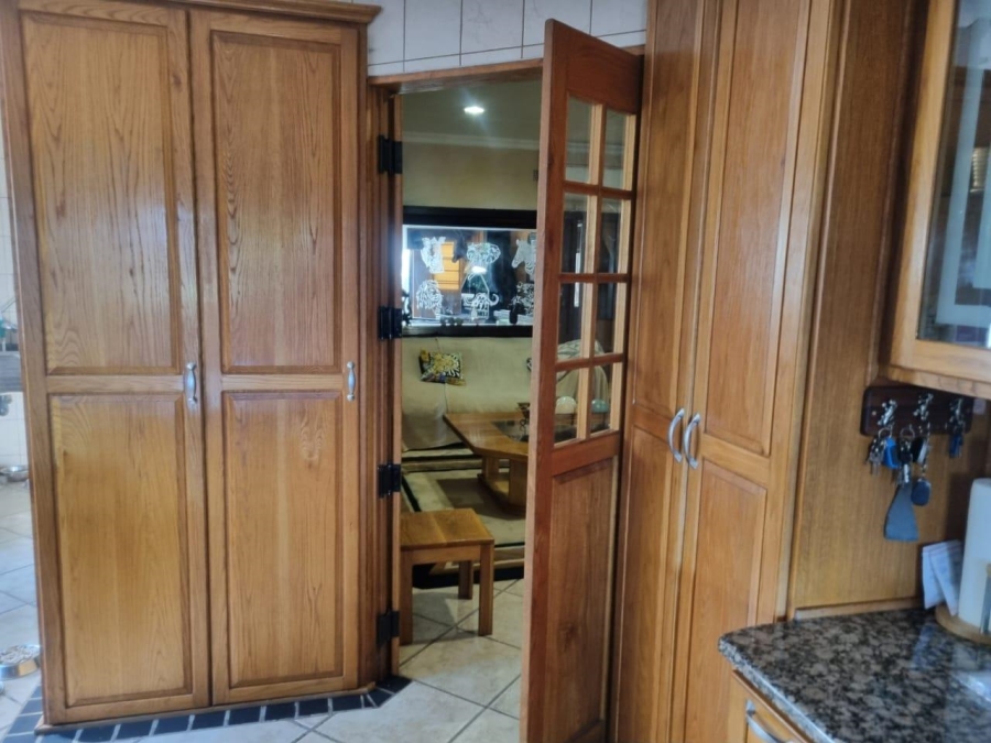 4 Bedroom Property for Sale in Flora Park Northern Cape